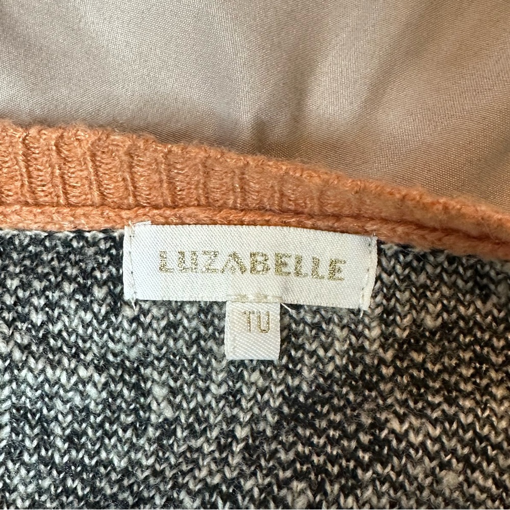 Fun print sweater - Picture 3 of 3